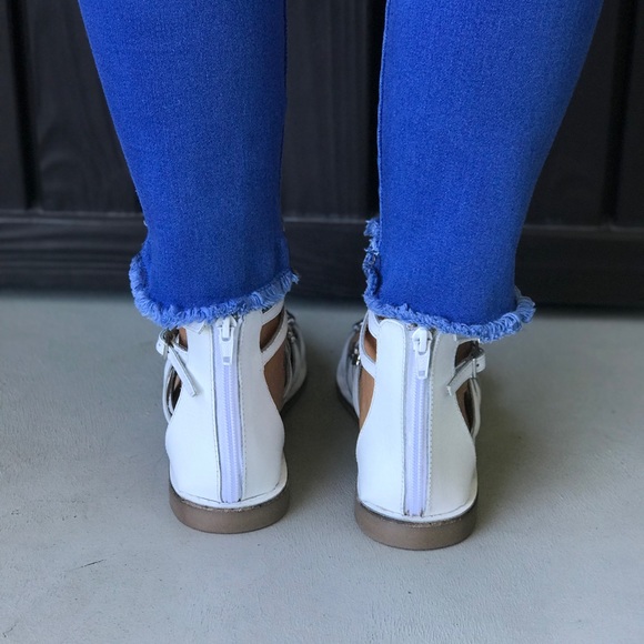 Distressed White Leather Roman Gladiator Sandals - Picture 4 of 5